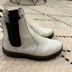 Dr. Martens 2976 Dorrian Chelsea Boot White | Women’s US 9 / UK 7 / EU 41